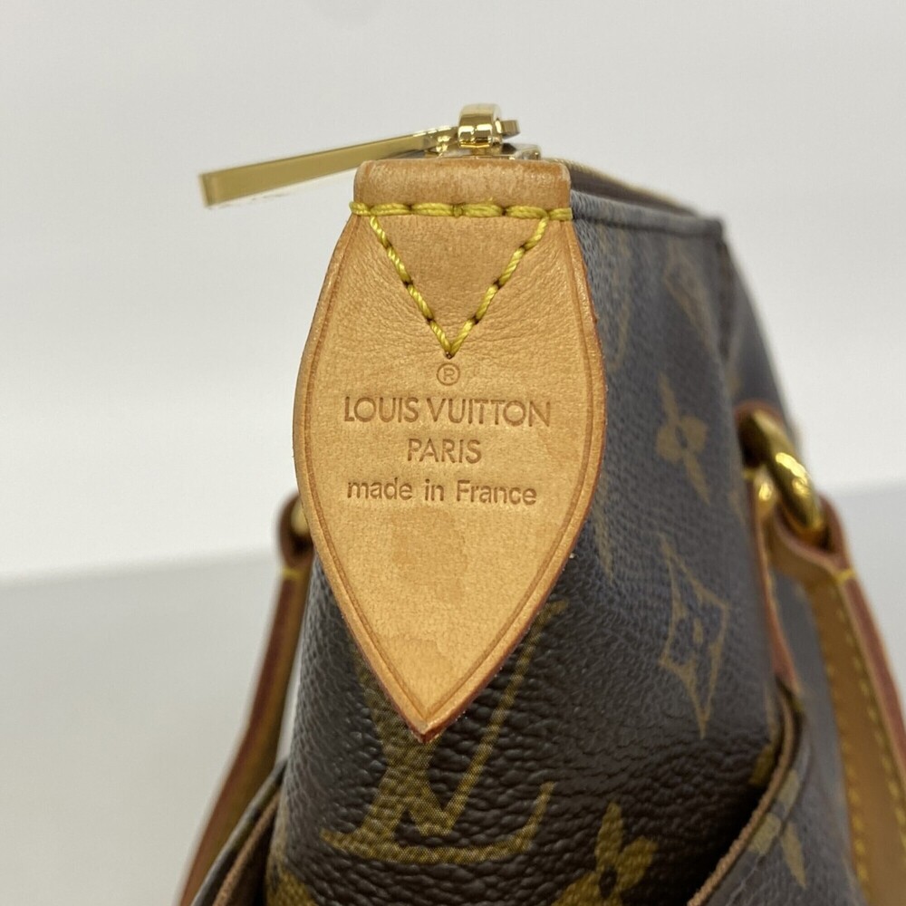 LOUIS VUITTON Brown Monogram Tote Bag - Picture 5 of 9
